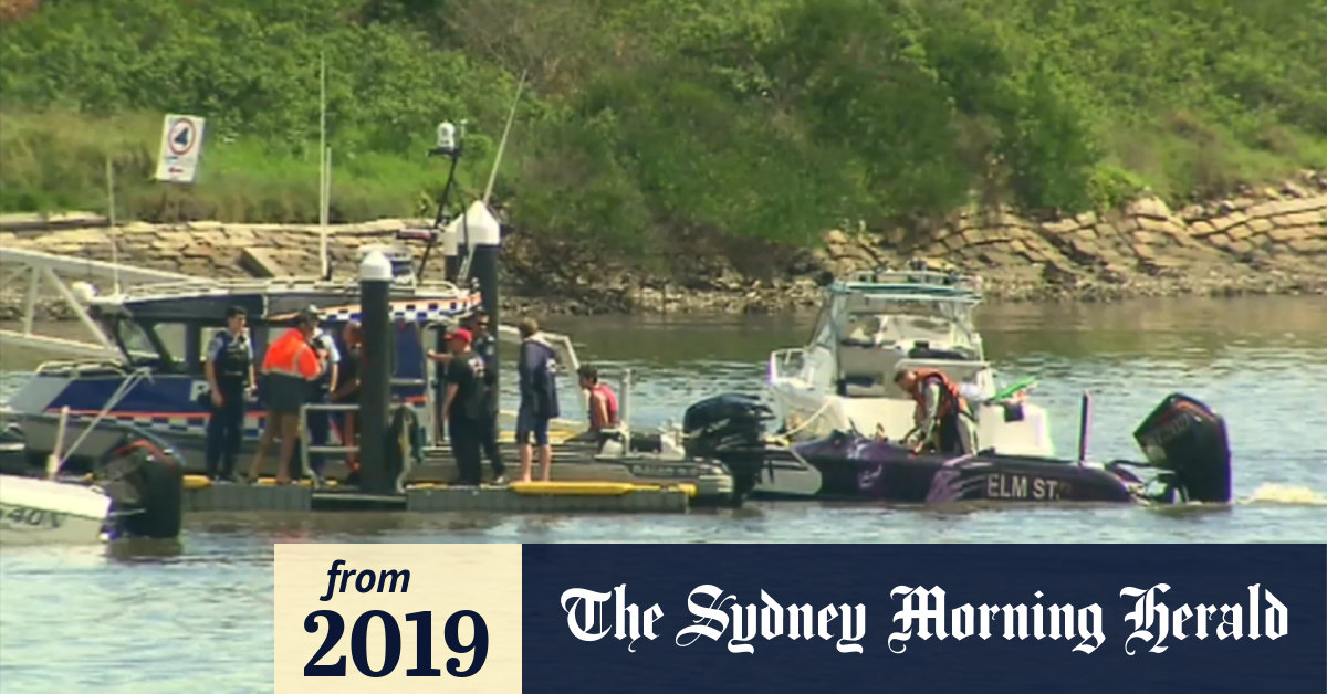 Video Teenager fighting for life after water skiing accident